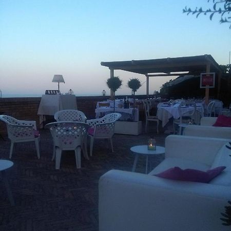 Hotel Castello - Solo Pernotto Cupra Marittima Exterior foto
